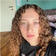 Sono disponibile per ripetizioni di inglese, tedesco e francese per le scuole medie e superiori. Posso aiutare anche in matematica